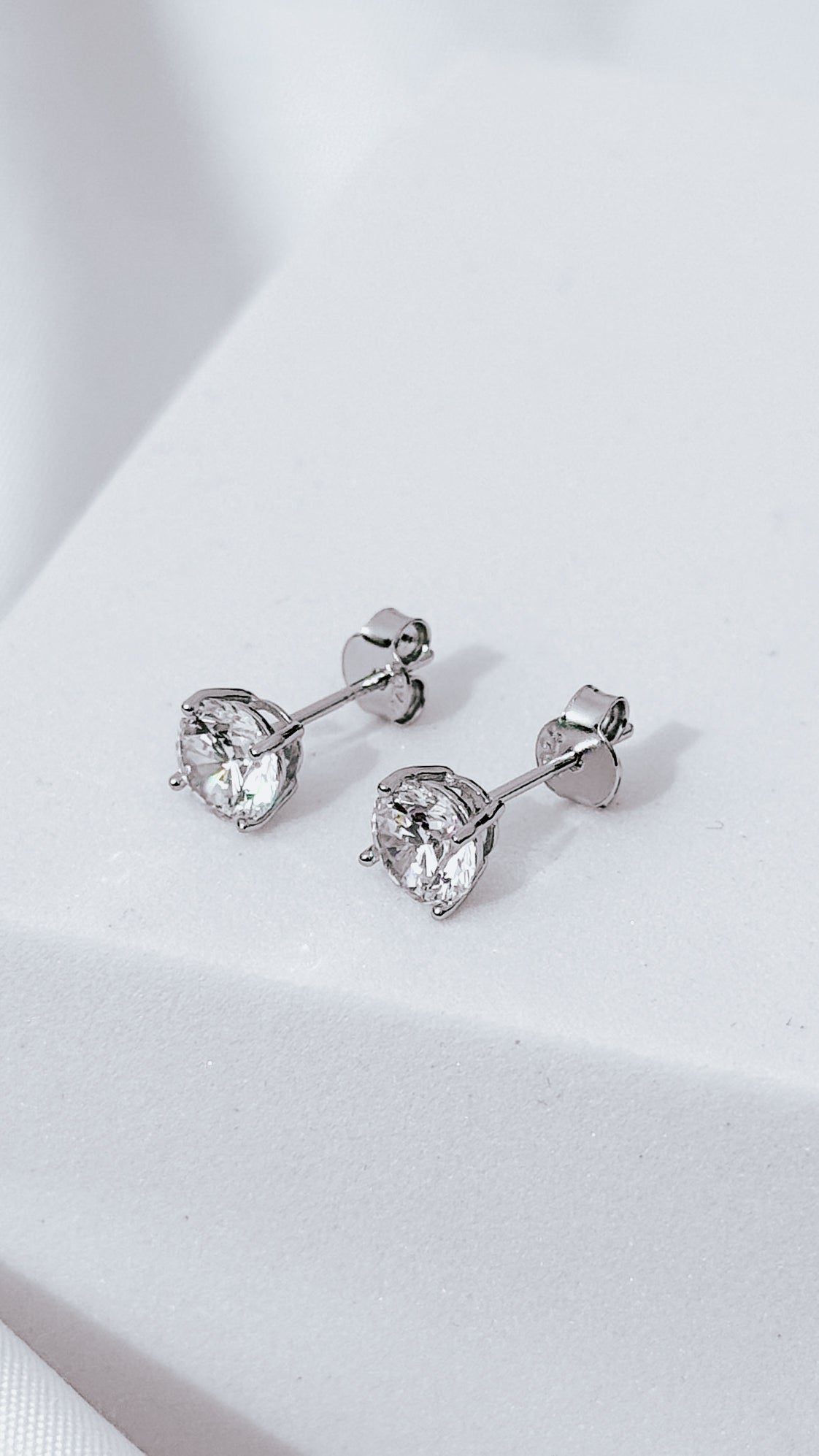 925 Sterling Silver Classic Studs