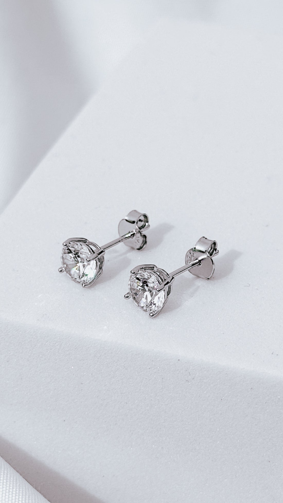 925 Sterling Silver Classic Studs
