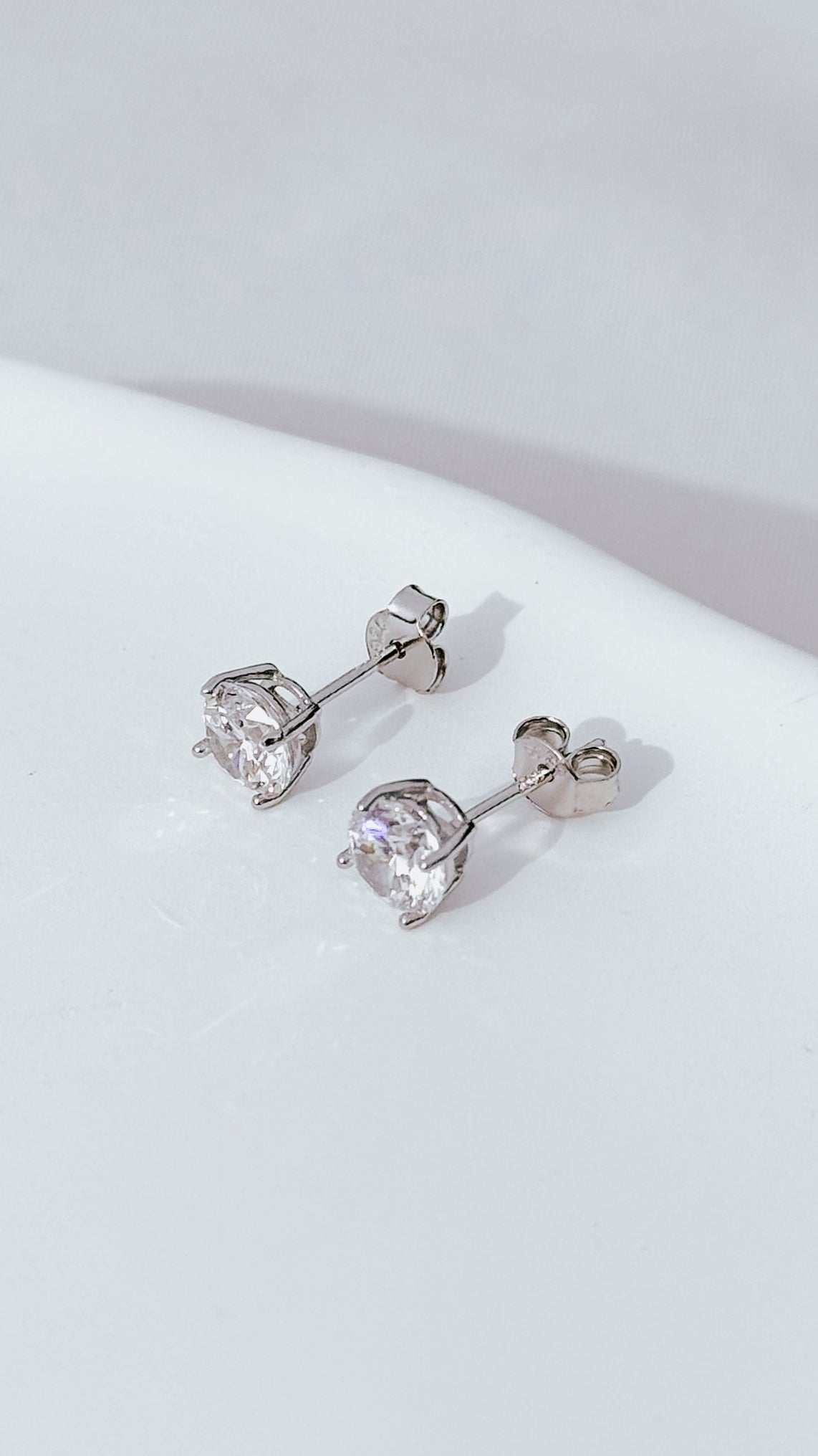 925 Sterling Silver Classic Studs