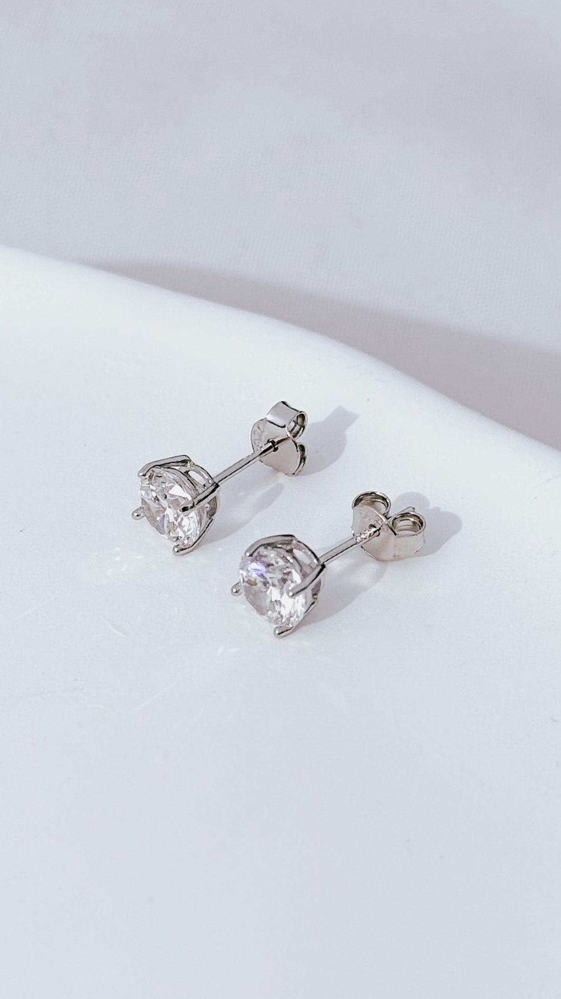 925 Sterling Silver Classic Studs
