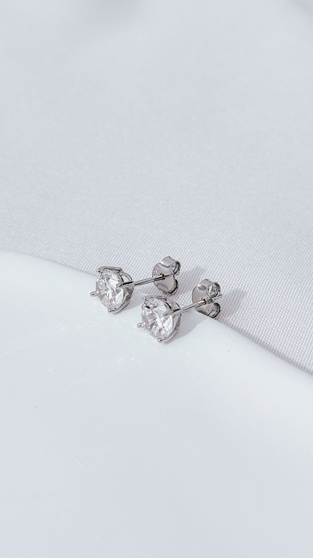 925 Sterling Silver Classic Studs