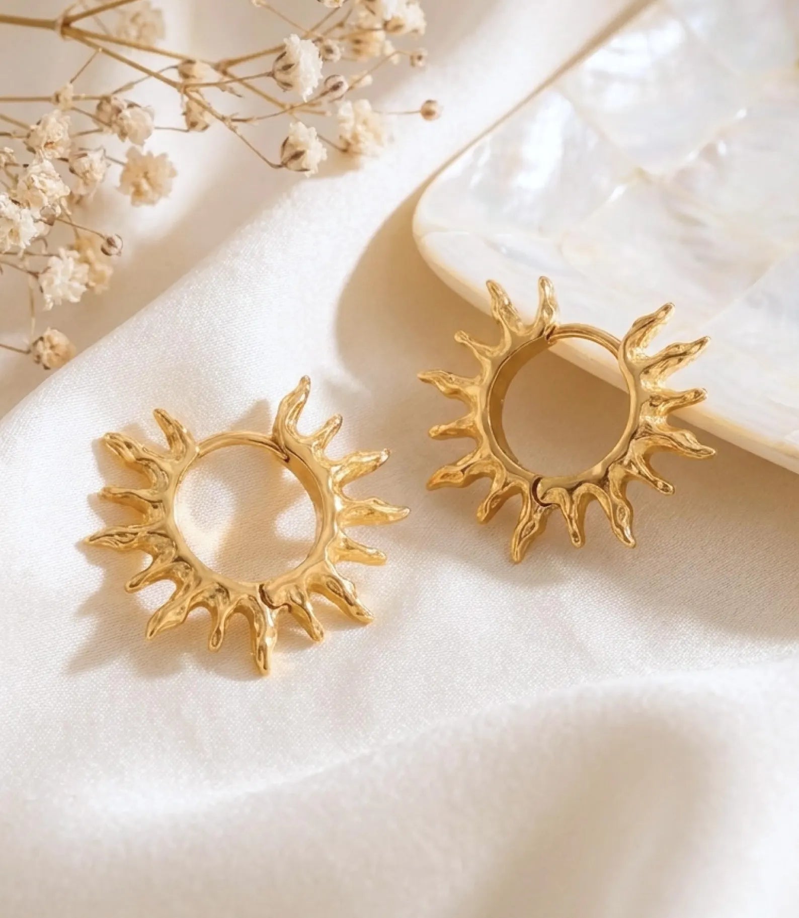 18K Gold Minimalist Sun Earrings