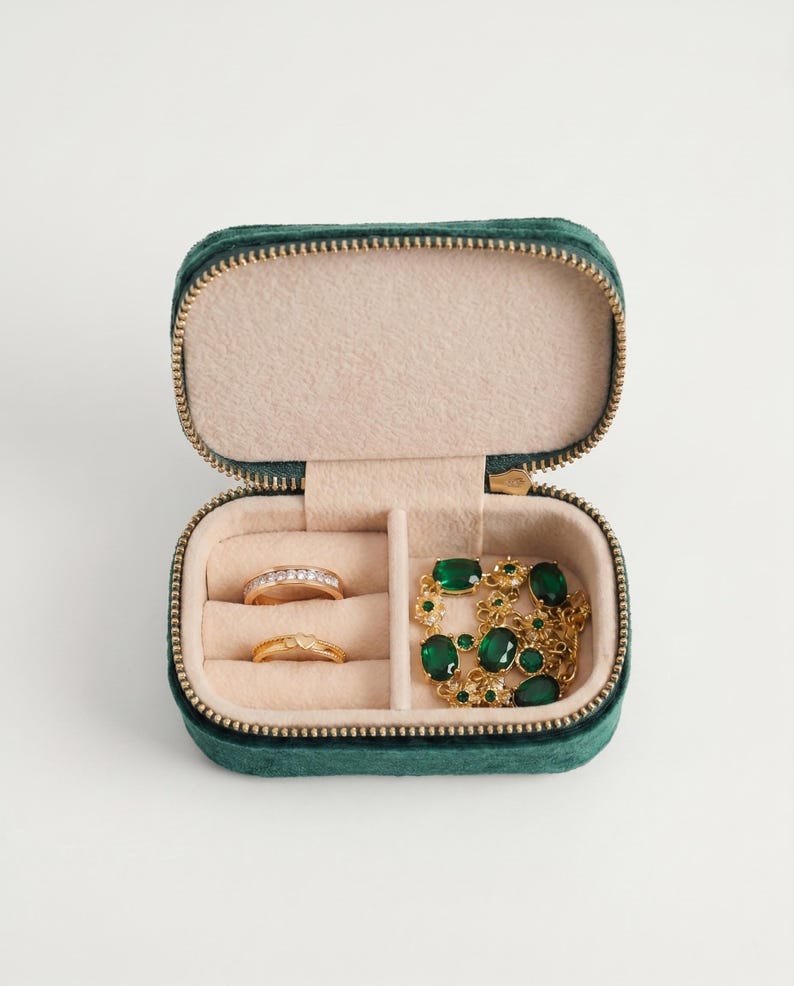 Mini Velvet Travel Jewelry Box — product view 4