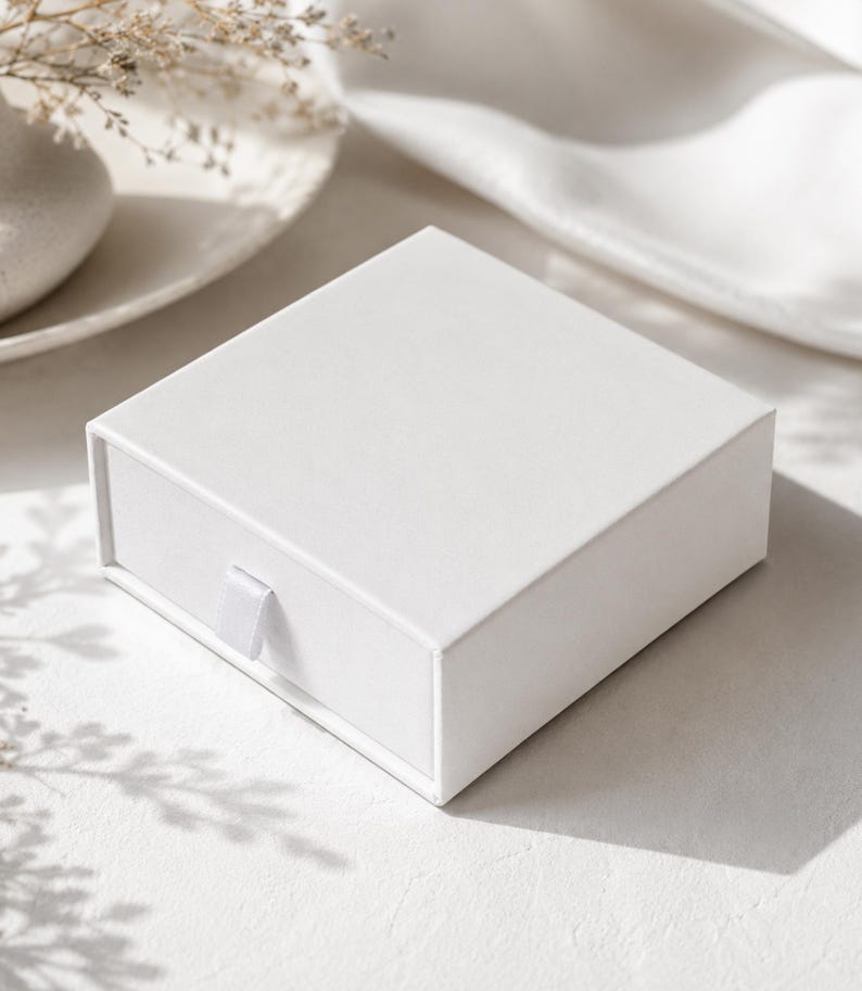 Jewelry Gift Box for Rings, Necklaces & Bracelets — product view 3