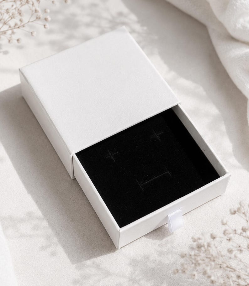 Jewelry Gift Box for Rings, Necklaces & Bracelets — product view 2