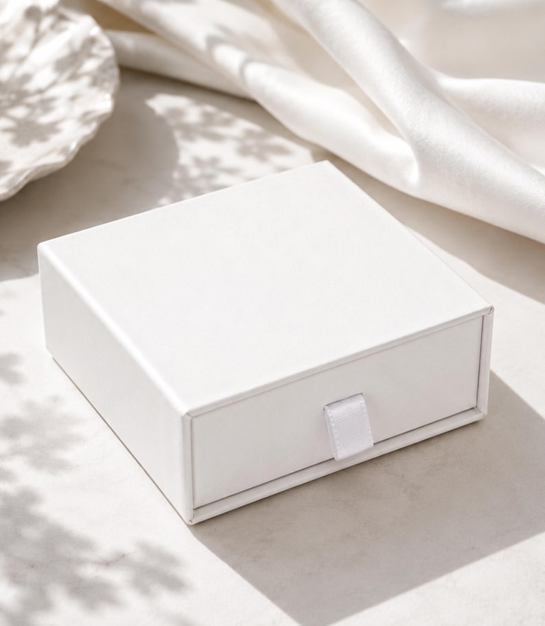 Jewelry Gift Box for Rings, Necklaces & Bracelets — product view 4