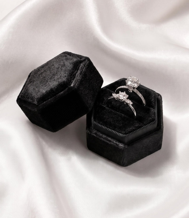 Octagon Velvet Ring Box — product view 3