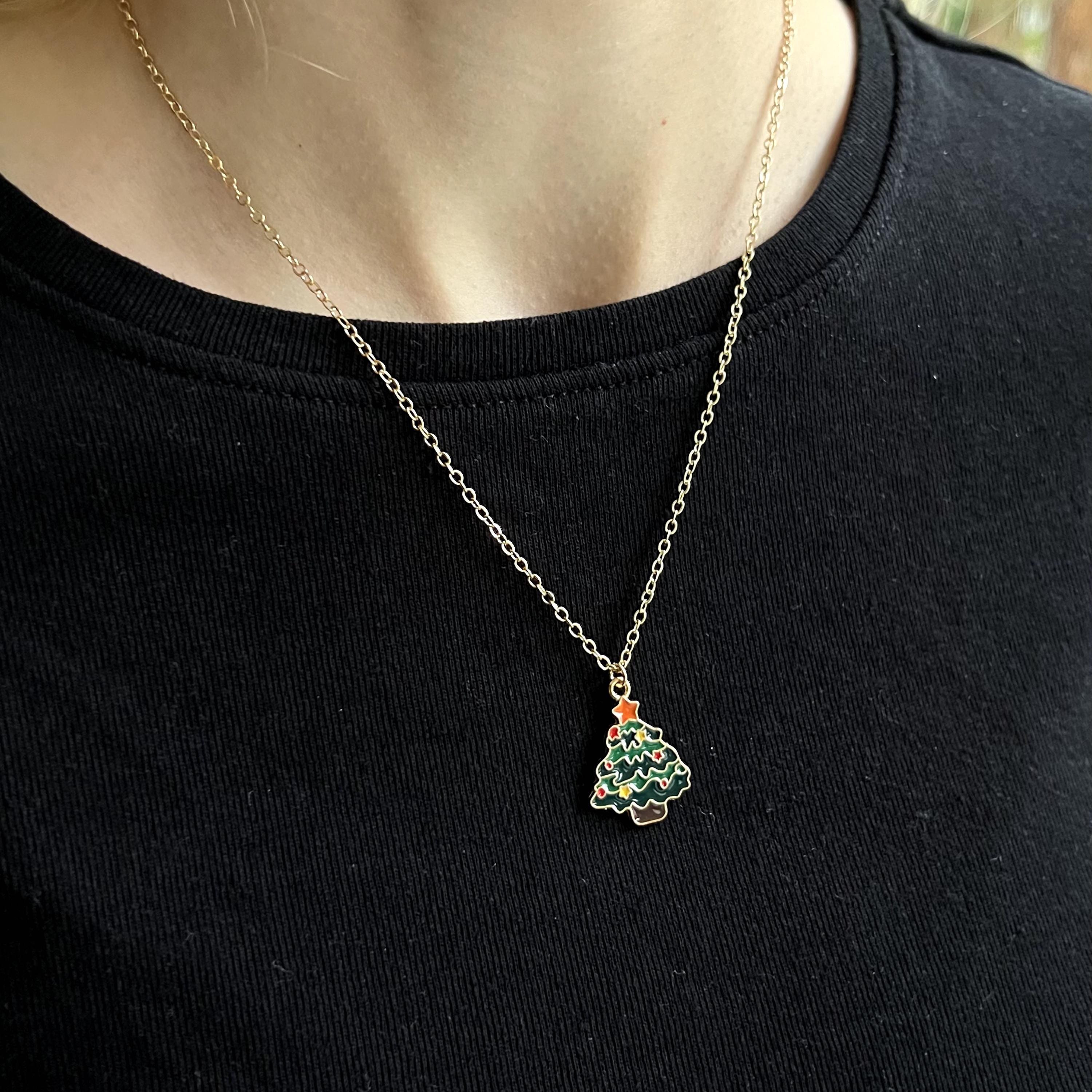 Dainty Snowflake Necklace, Thoughtful Holiday Gift for Her, Under 20, Gold necklace, Christmas gift, Snowflake necklace, Christmas Present