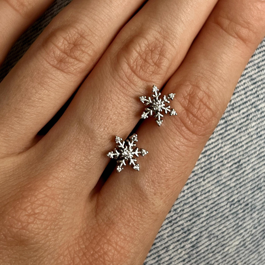 Sterling Silver Snowflake Stud Earrings CZ Crystal Earrings Winter Jewelry Christmas Earrings Minimalist Studs Elegant Gift for Her