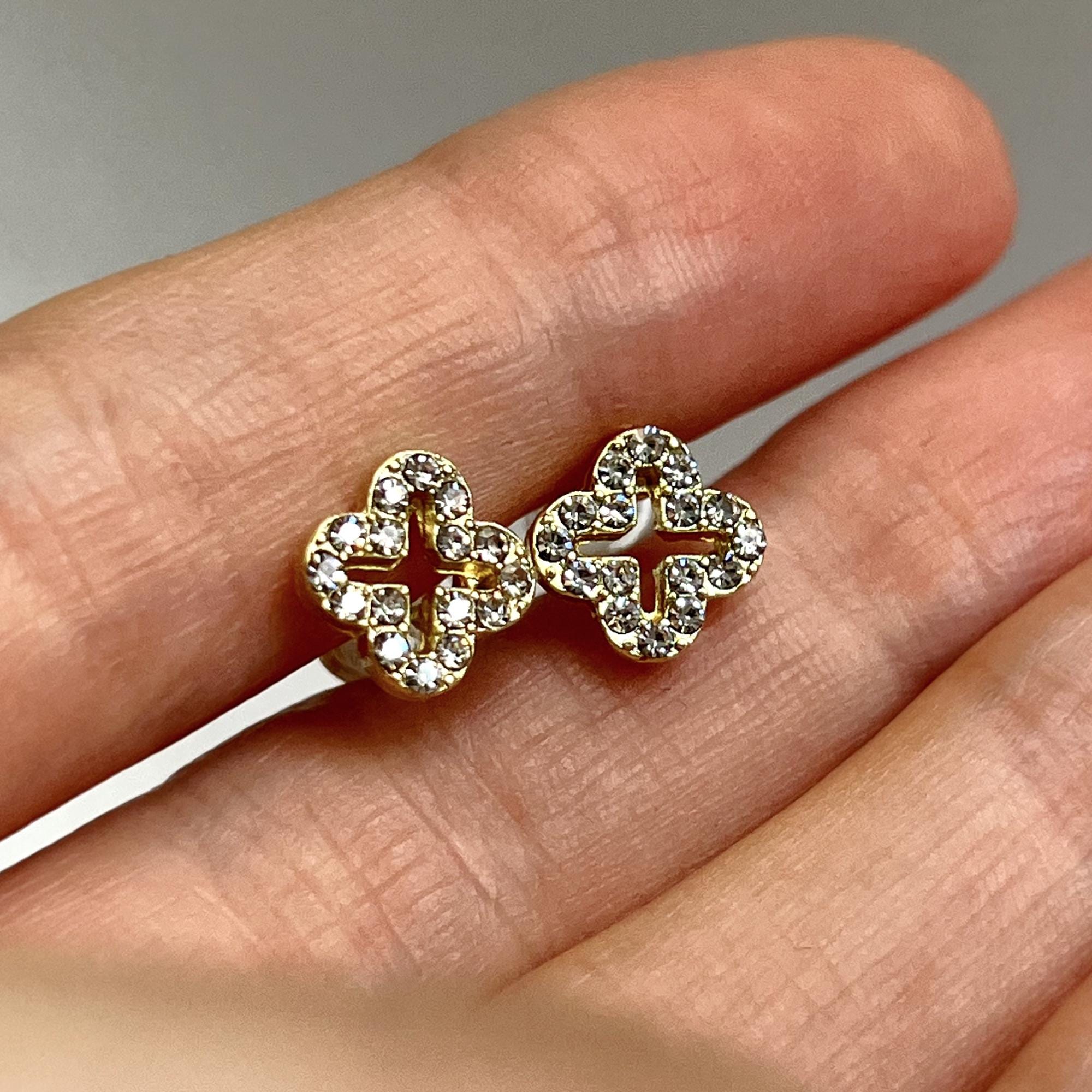 dainty gold clover stud earrings, gold leaf flower earrings, sterling silver clover earrings, gift for her, gifts for mom, four leaf clover