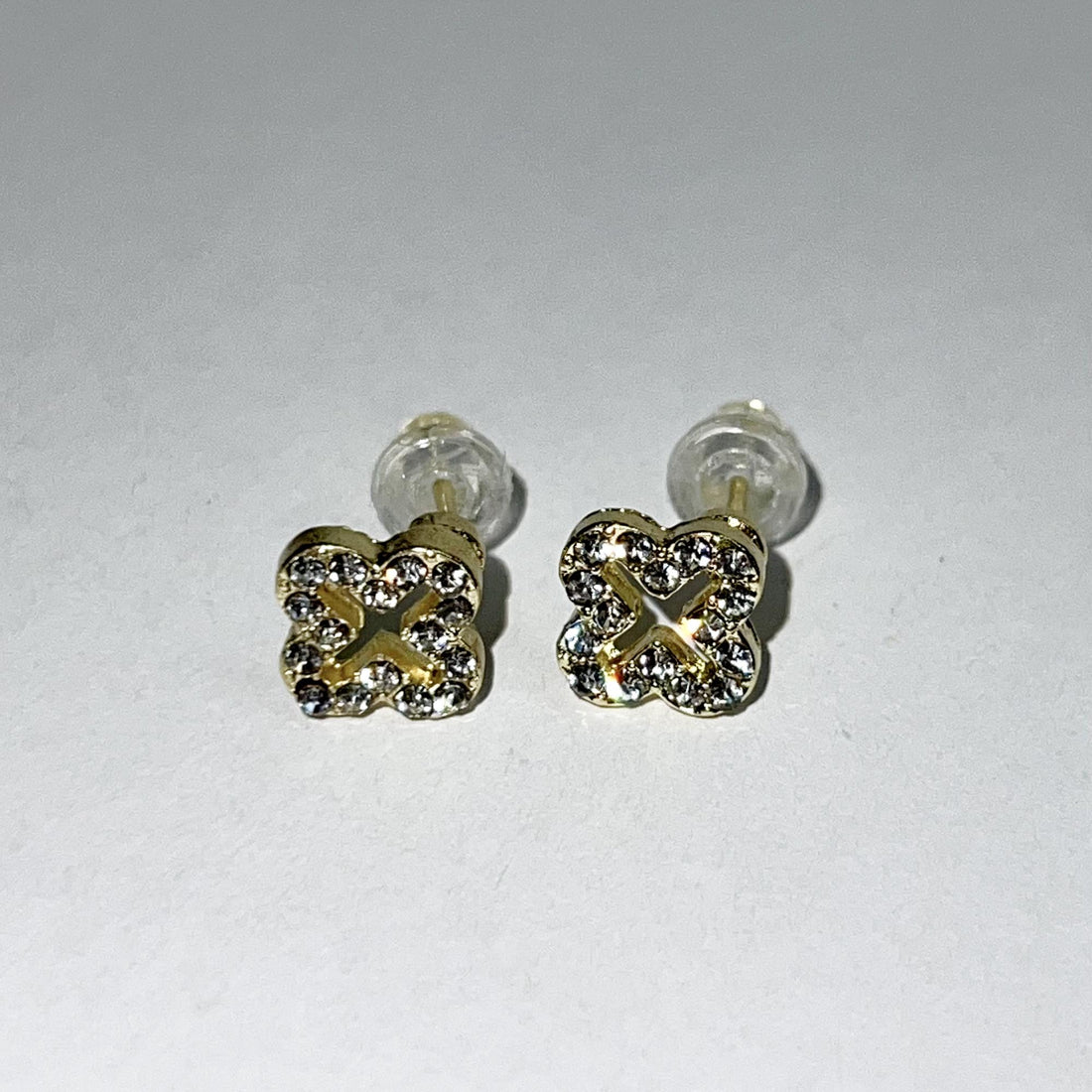 dainty gold clover stud earrings, gold leaf flower earrings, sterling silver clover earrings, gift for her, gifts for mom, four leaf clover