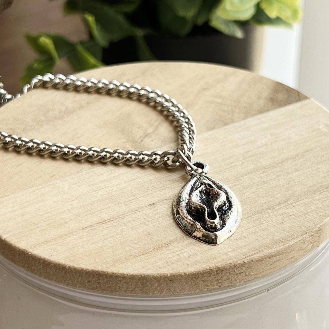 Pussy Pendant Necklace, Yoni Rose Necklace, Vulva Jewelry, Necklace for Mens, Women necklace, Female Sex Vagina Pendant, Feminist Jewelry