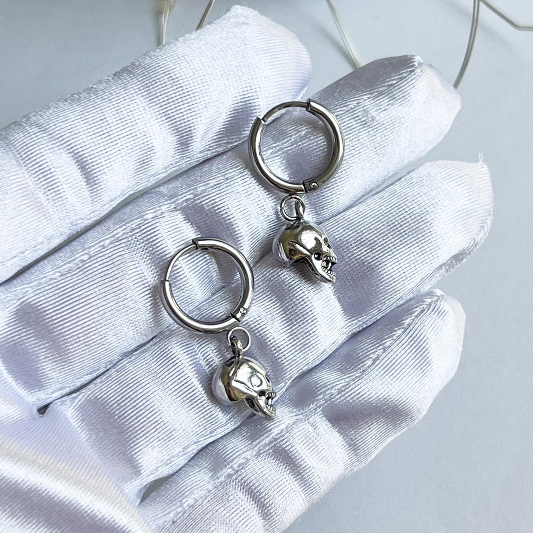 Skull Dangle Hoop Earrings for Women Men, Stainless Steel Hoop Earrings, Edgy Gothic Punk Jewelry, Gothic Earrings Halloween Jewelry Gift