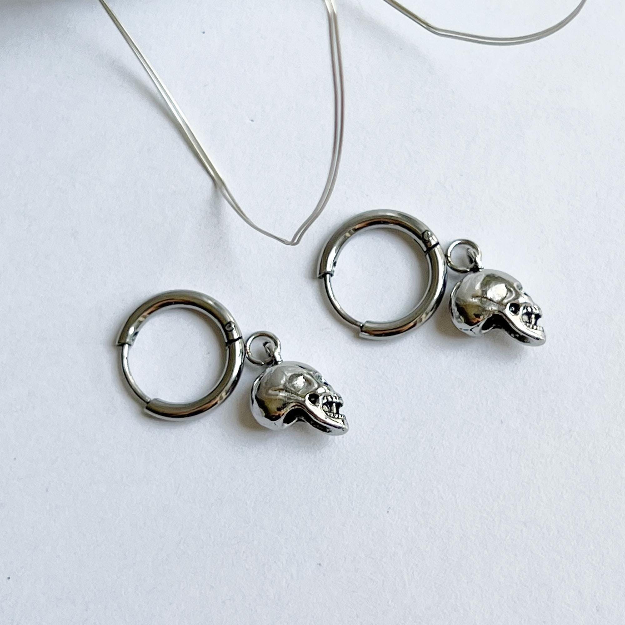 Skull Dangle Hoop Earrings for Women Men, Stainless Steel Hoop Earrings, Edgy Gothic Punk Jewelry, Gothic Earrings Halloween Jewelry Gift