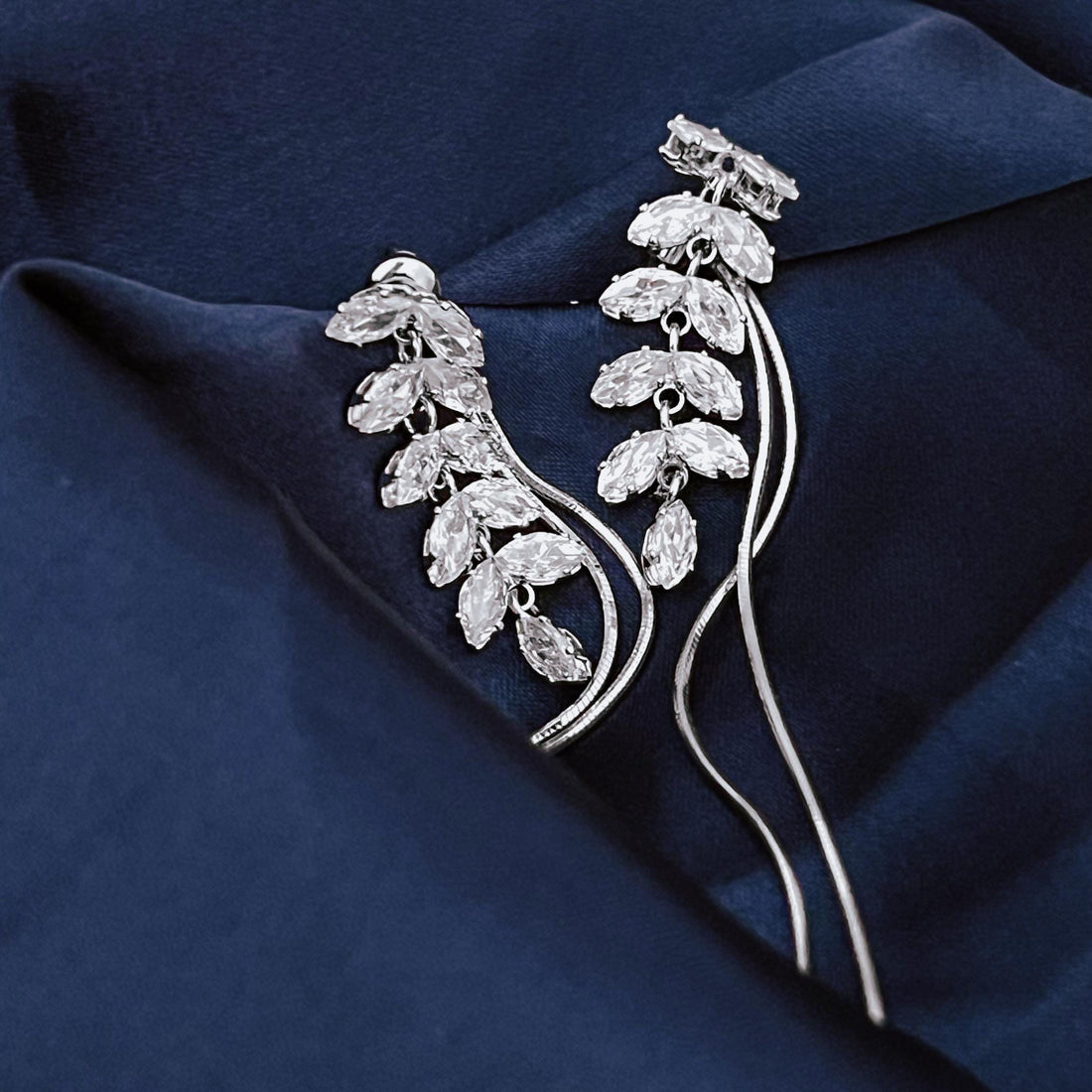 Silver Crystal Leaf Drop Earrings Bridal Dangle Earrings Wedding Jewelry for Bride Silver Bridesmaid Earrings Elegant Gift for Her