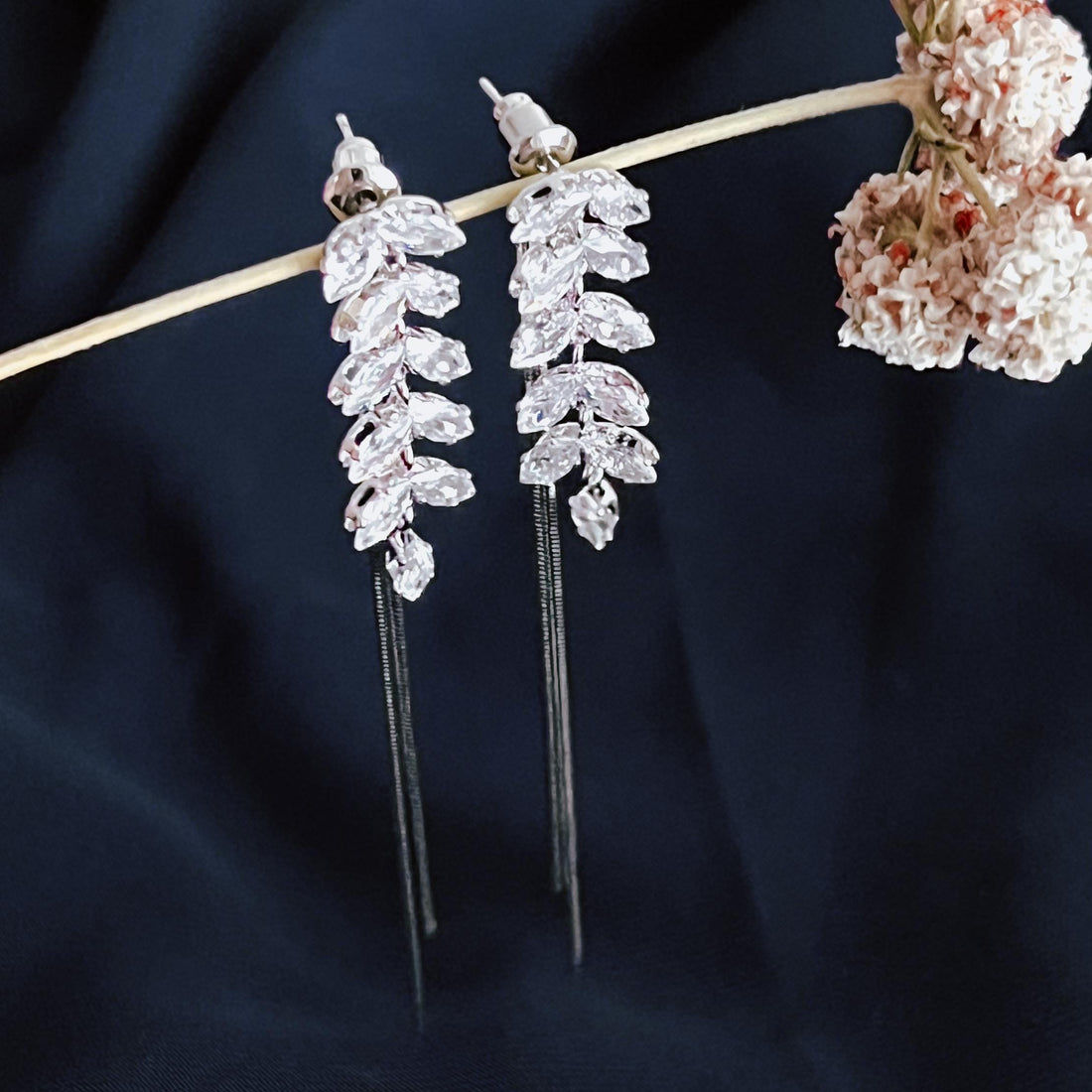 Silver Crystal Leaf Drop Earrings Bridal Dangle Earrings Wedding Jewelry for Bride Silver Bridesmaid Earrings Elegant Gift for Her