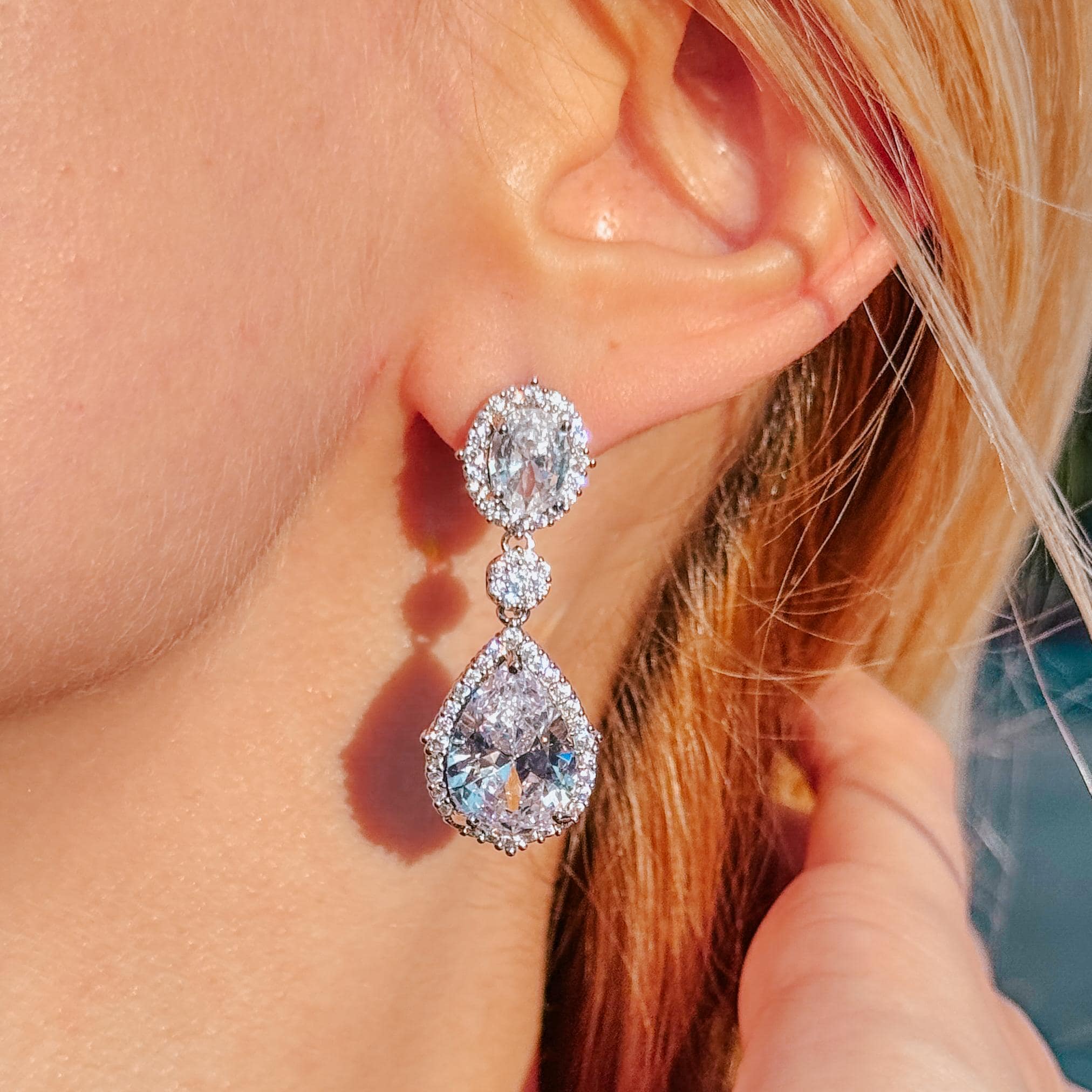 Crystal Dangle Teardrop Earrings Diamond Earrings Triple Diamond Drop Earrings Minimalist Earrings Elegant Crystal Studs Bridesmaid Gift