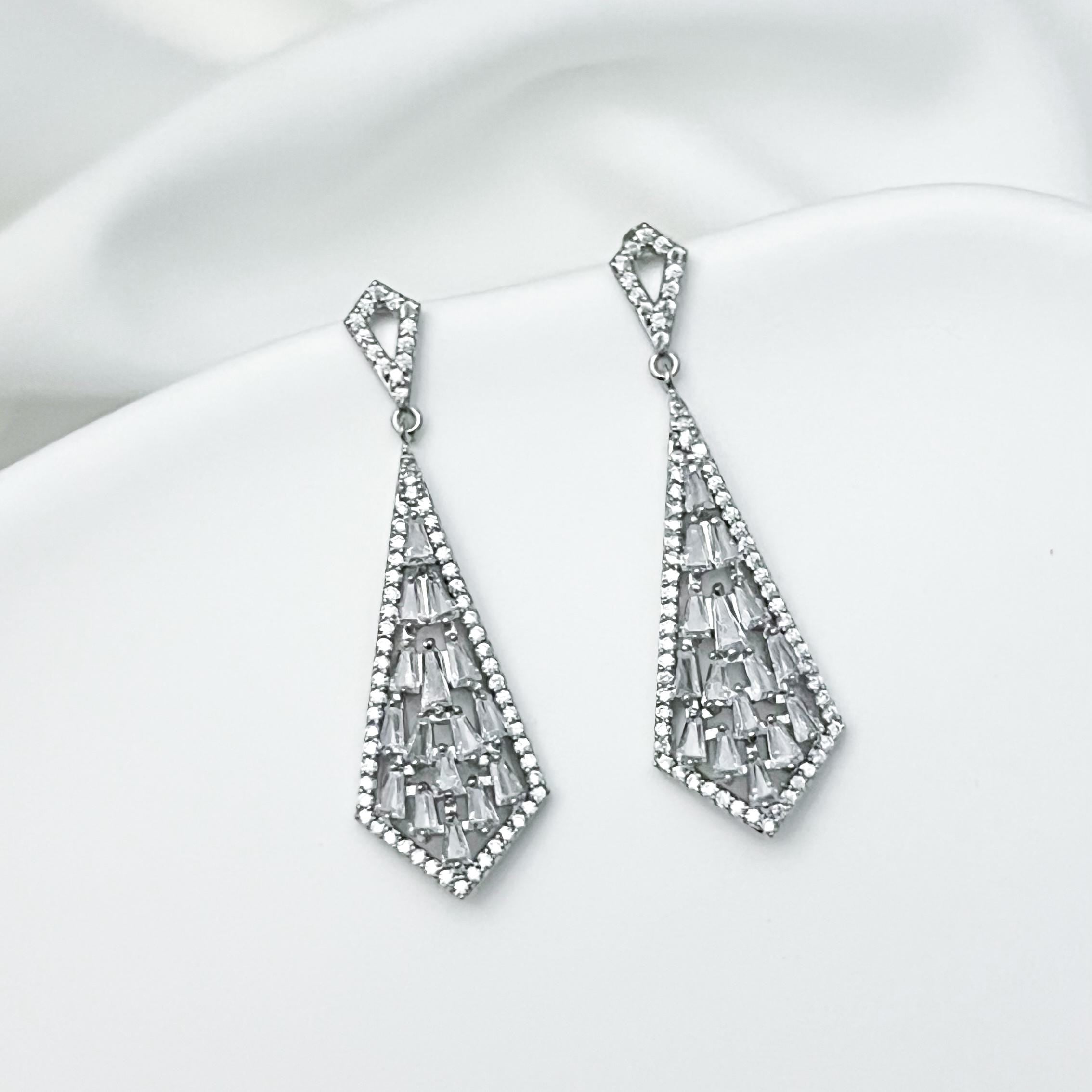 Crystal Art Deco Drop Earrings Bridal Long Earrings Vintage Silver Statement Jewelry Diamond Wedding Earring Bridesmaid Jewelry Gift for Her
