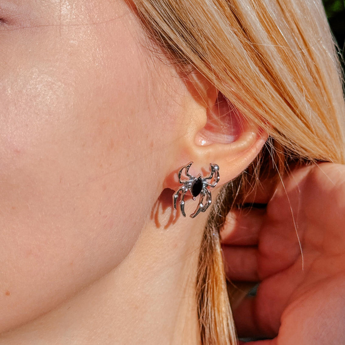 Spider Large Stud Earrings Gothic Halloween Earrings Dark Aesthetic Jewelry Black Spider Earrings Gothic Jewelry Creepy Style Unique Jewelry