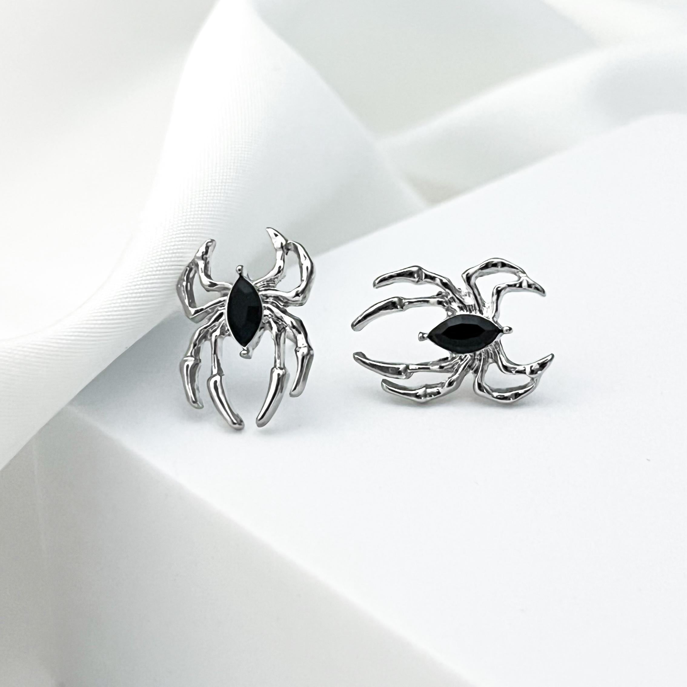 Spider Large Stud Earrings Gothic Halloween Earrings Dark Aesthetic Jewelry Black Spider Earrings Gothic Jewelry Creepy Style Unique Jewelry