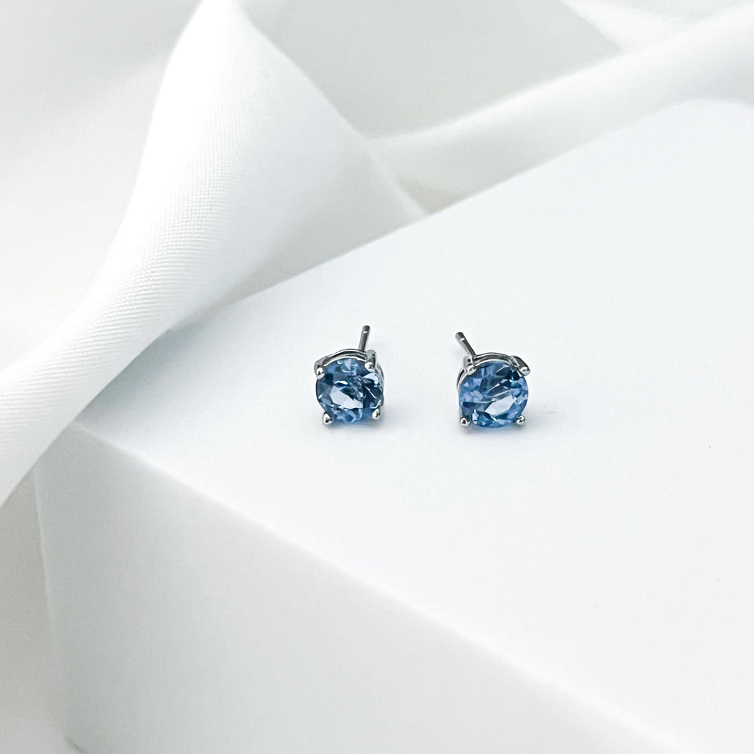 Aquamarine Stud Earrings Blue Crystal Earrings Light Blue Earrings March Birthstone Earrings Minimalist Stud Earrings Aquamarine Jewelry