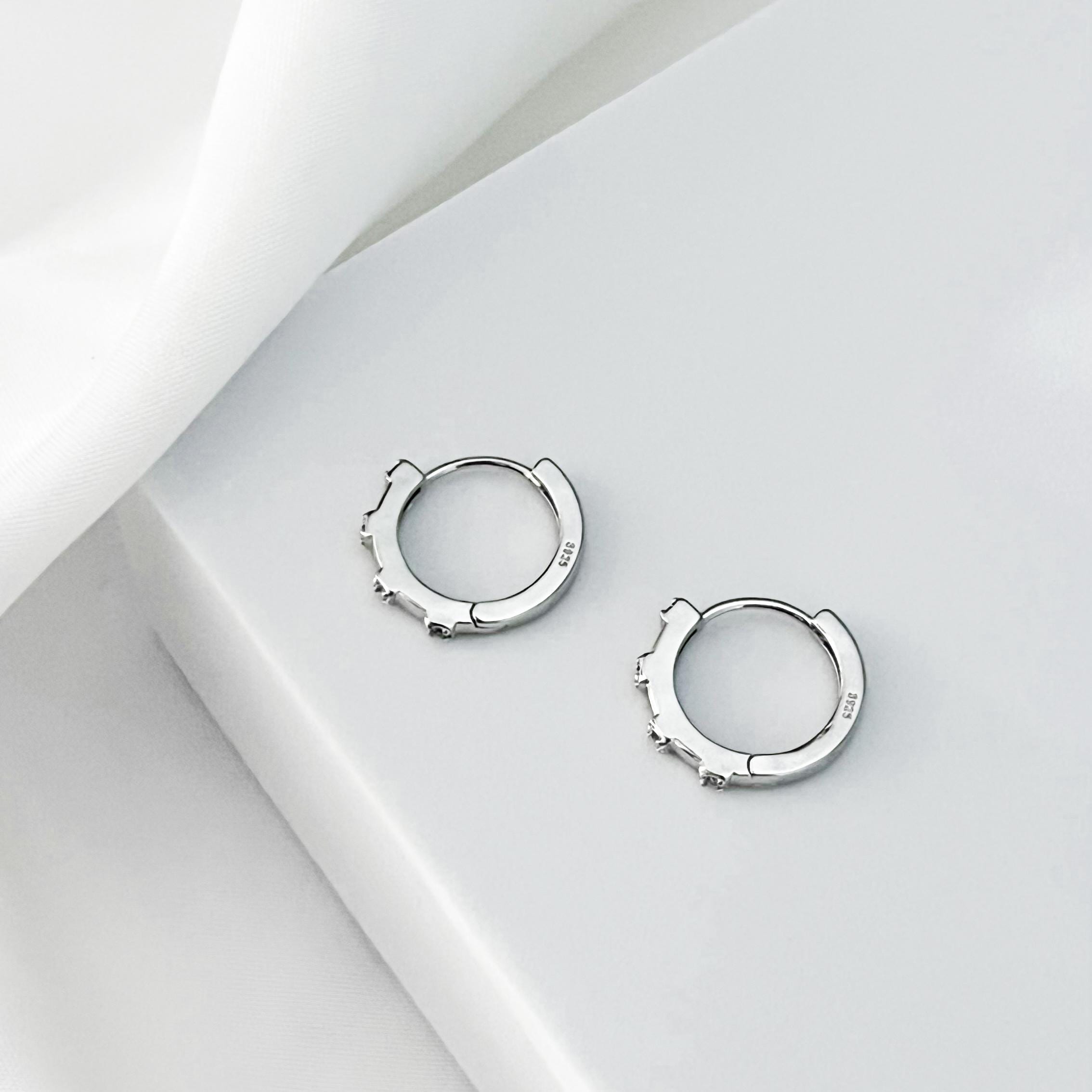 Minimalist Huggie Hoop Earrings Silver CZ Huggies Everyday Earrings Dainty Huggie Hoops Bridesmaid Gift Small Hoops Women Elegant Jewelry