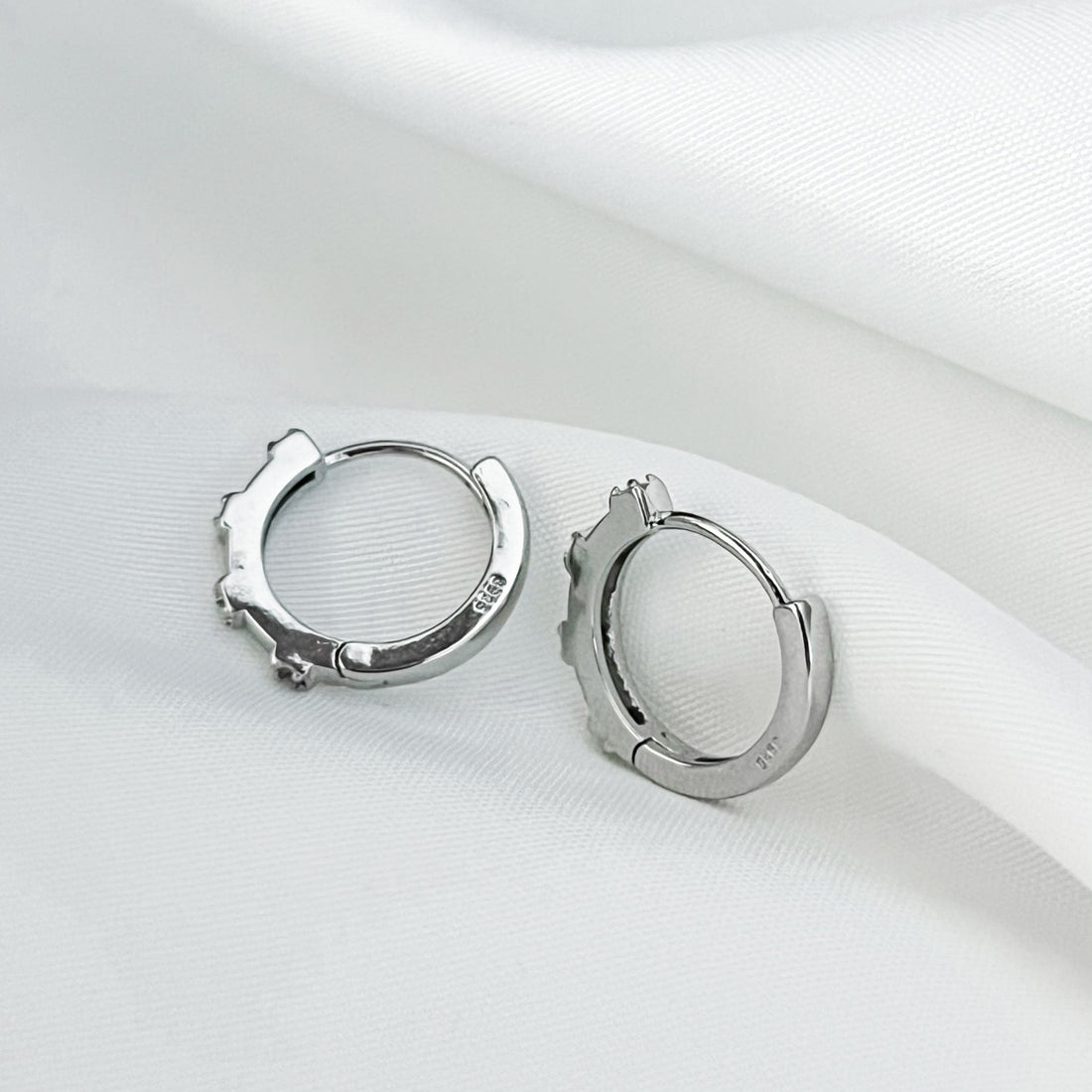 Minimalist Huggie Hoop Earrings Silver CZ Huggies Everyday Earrings Dainty Huggie Hoops Bridesmaid Gift Small Hoops Women Elegant Jewelry