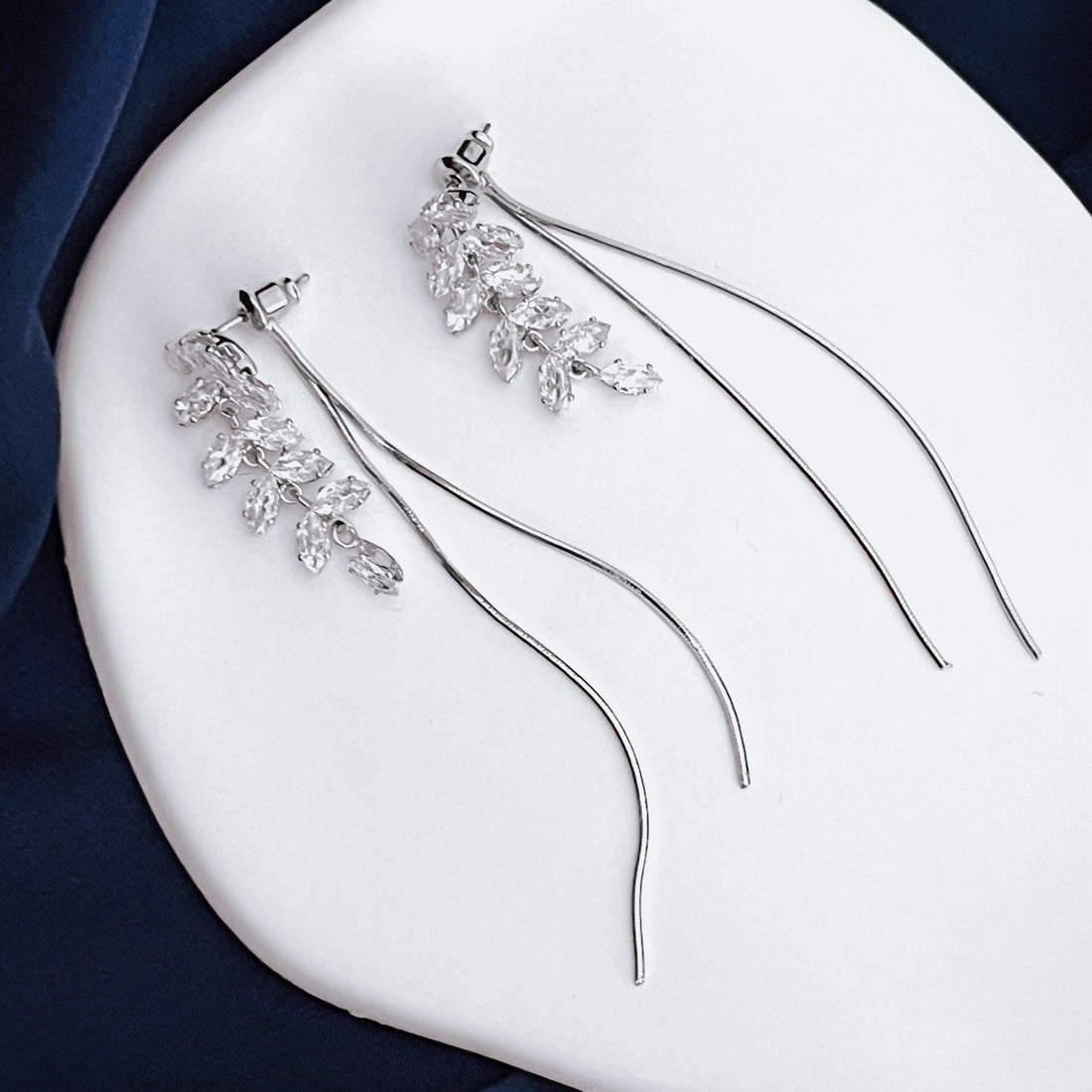 Silver Crystal Leaf Drop Earrings Bridal Dangle Earrings Wedding Jewelry for Bride Silver Bridesmaid Earrings Elegant Gift for Her