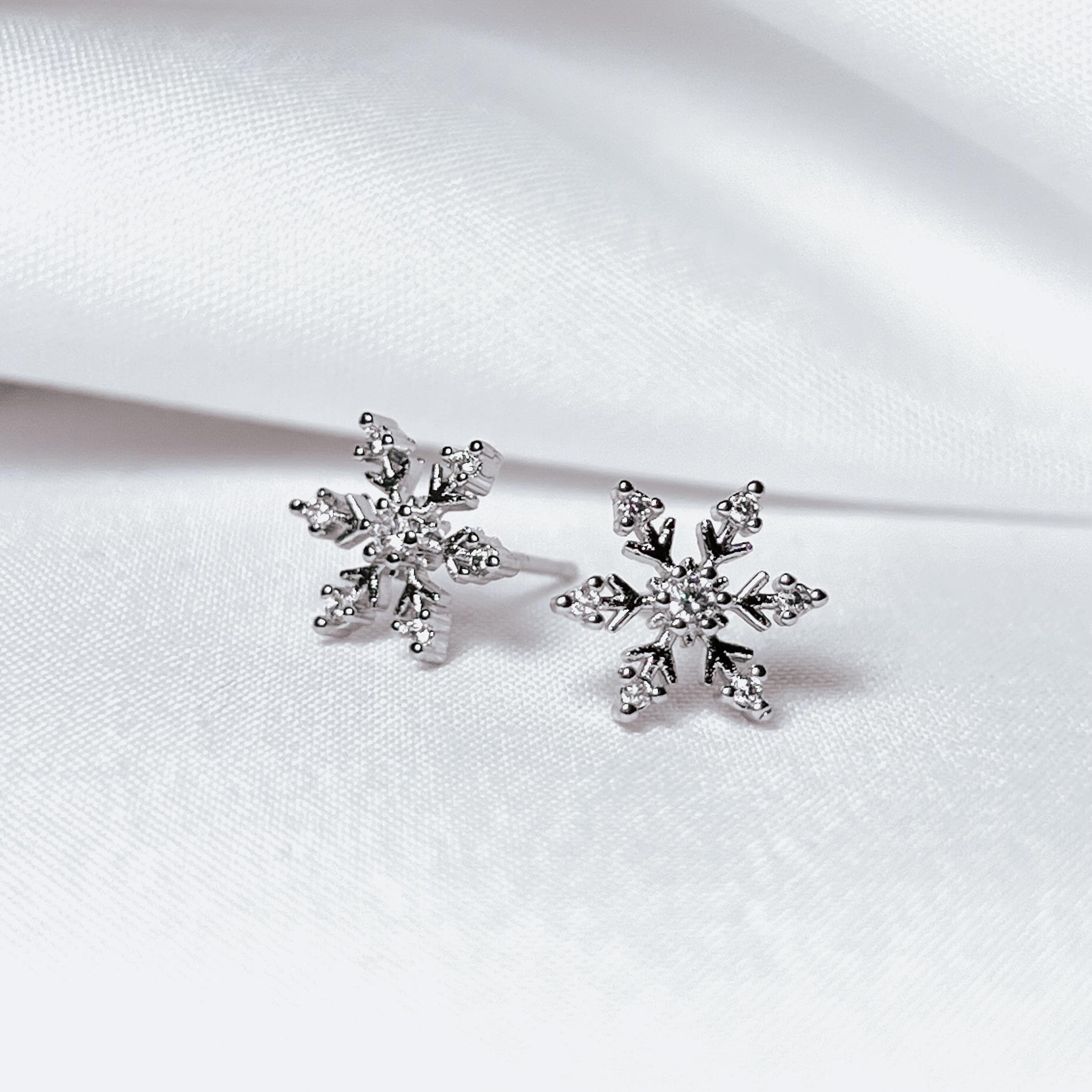 Sterling Silver Snowflake Stud Earrings CZ Crystal Earrings Winter Jewelry Christmas Earrings Minimalist Studs Elegant Gift for Her