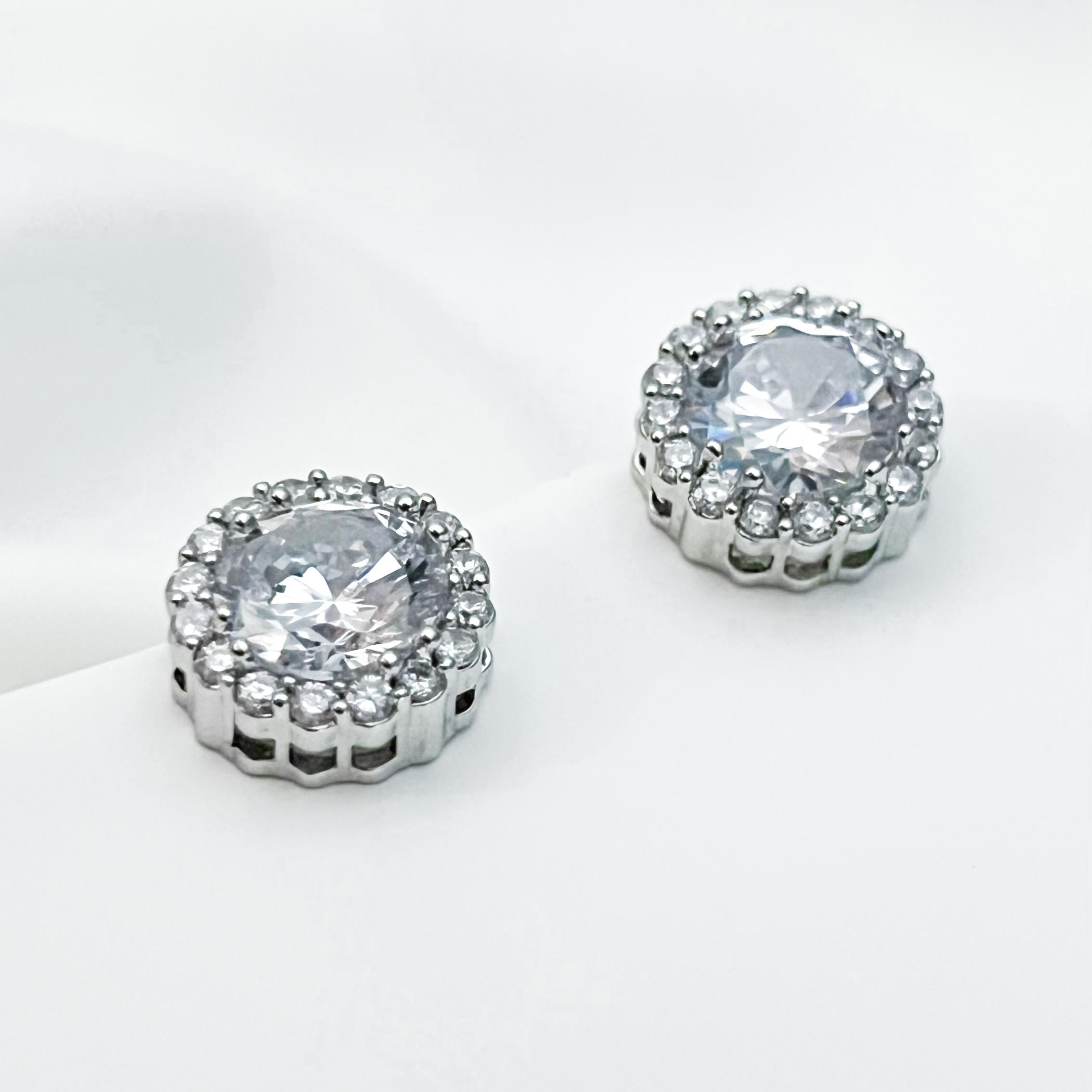 Moissanite Halo Stud Earrings Round Brilliant Cut Sparkling Stone Everyday Jewelry Anniversary Wedding Gift for Women Elegant Statement Gift