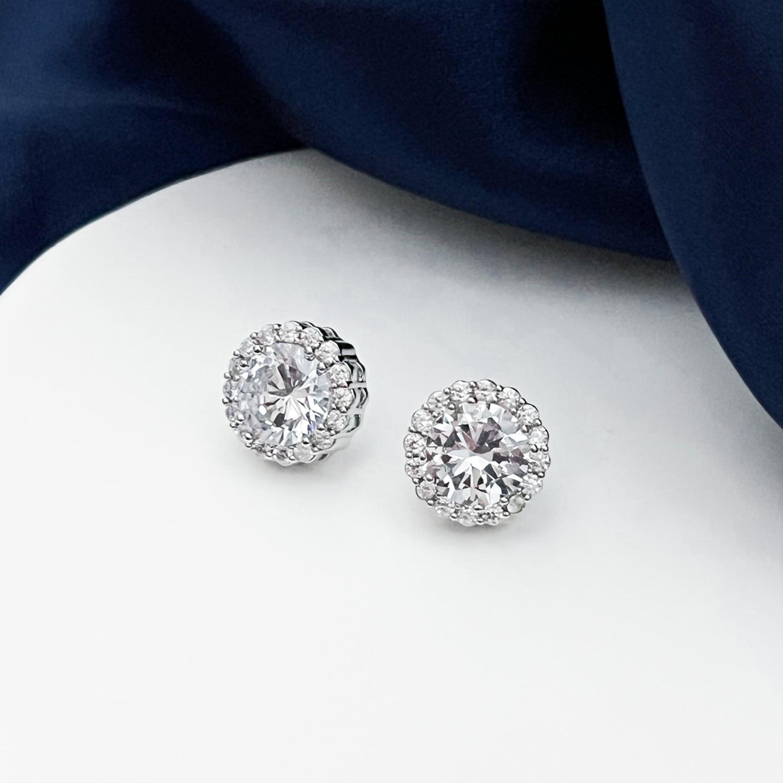 Moissanite Halo Stud Earrings Round Brilliant Cut Sparkling Stone Everyday Jewelry Anniversary Wedding Gift for Women Elegant Statement Gift