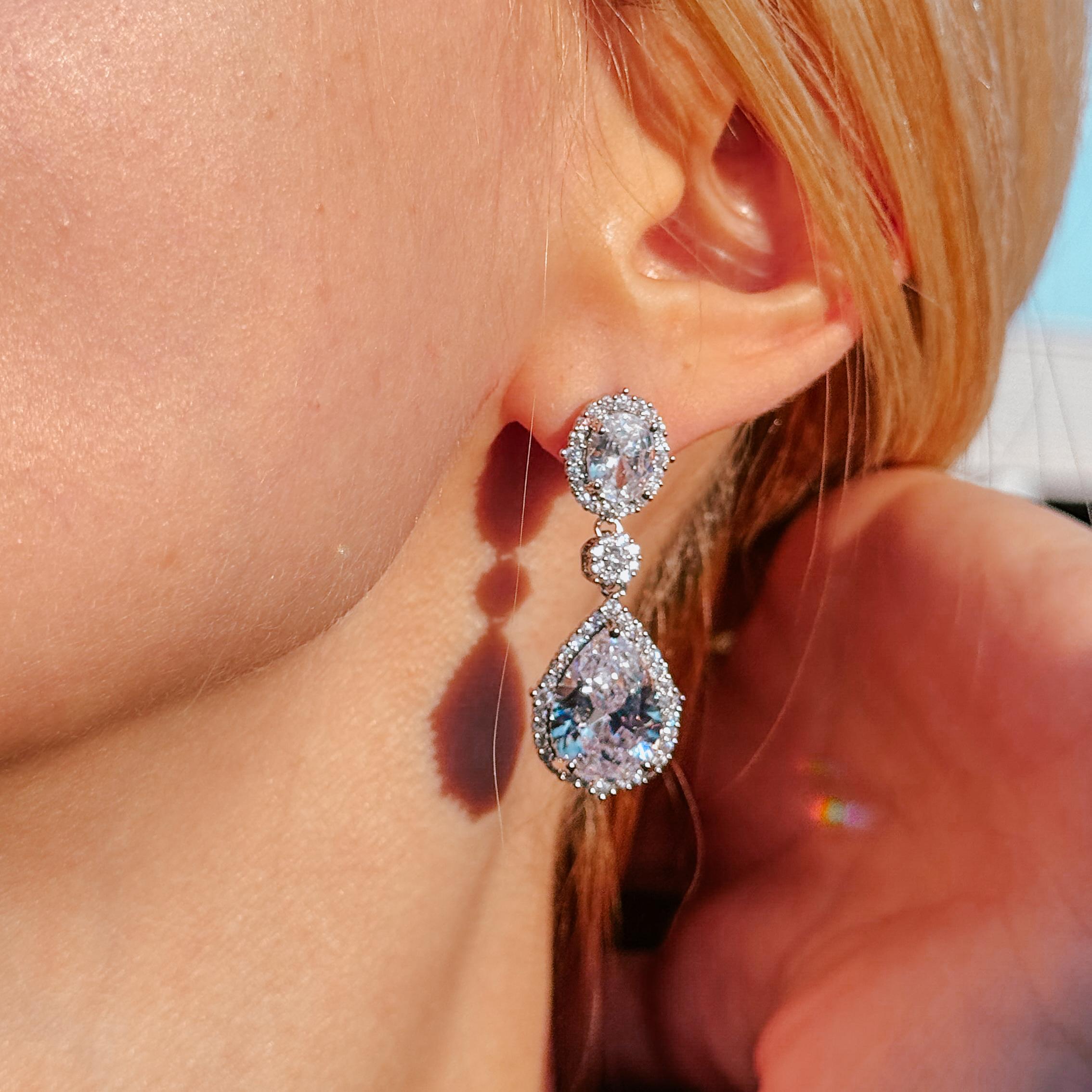 Crystal Dangle Teardrop Earrings Diamond Earrings Triple Diamond Drop Earrings Minimalist Earrings Elegant Crystal Studs Bridesmaid Gift