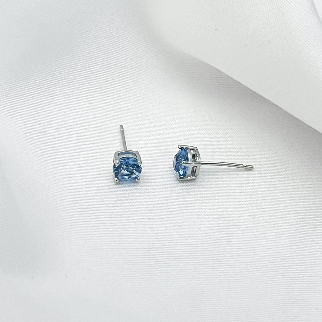 Aquamarine Stud Earrings Blue Crystal Earrings Light Blue Earrings March Birthstone Earrings Minimalist Stud Earrings Aquamarine Jewelry