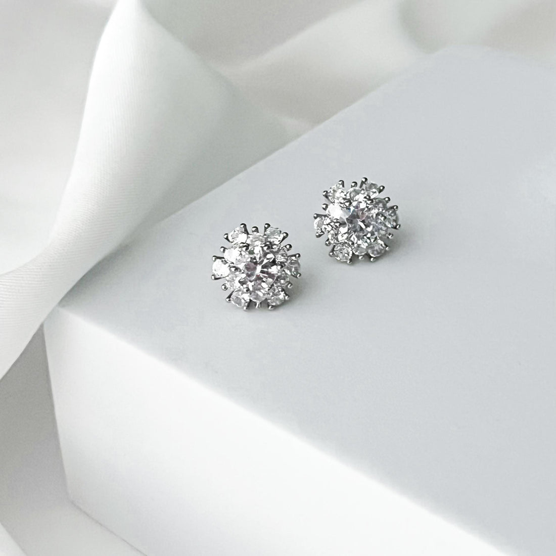 Snowflake Stud Earrings Big Star Snowflake Statement Winter Jewelry Starburst Earrings Sparkling Holiday Earrings Christmas Gift for Her