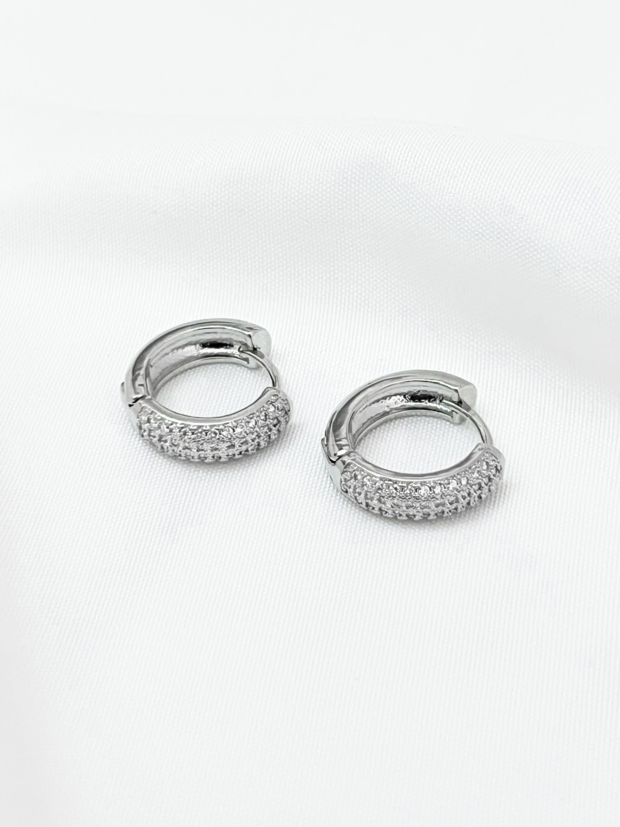 Diamond Pavé Huggie Earrings, Crystal CZ Hoop Earrings, Small Sparkly Huggies, Huggie Hoops Earrings, Elegant Everyday Jewelry, Gift for Her