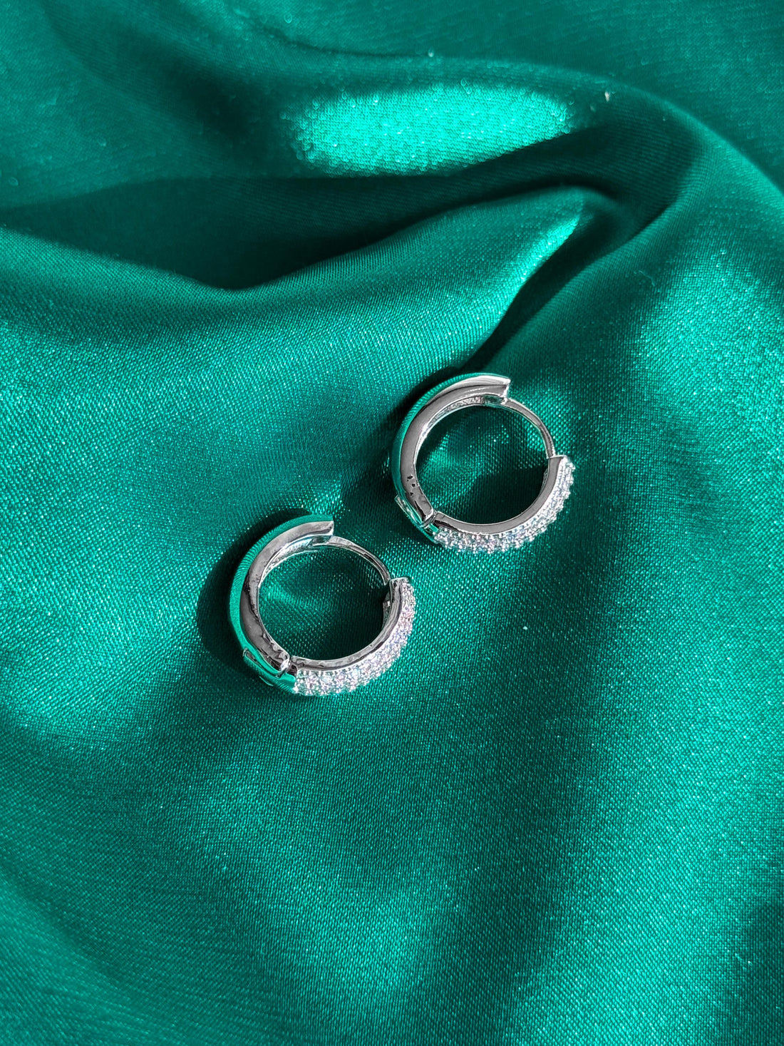 Diamond Pavé Huggie Earrings, Crystal CZ Hoop Earrings, Small Sparkly Huggies, Huggie Hoops Earrings, Elegant Everyday Jewelry, Gift for Her